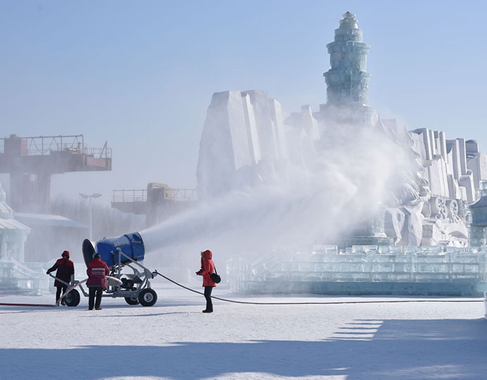 三晶造雪機(jī)開封景區(qū)造雪現(xiàn)場(chǎng)